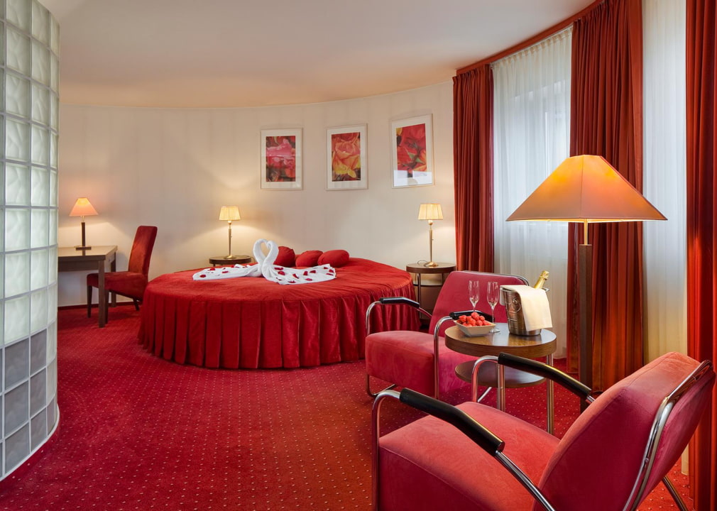 Das Imperial Hotel Ostrava ist zweifellos eines der berühmtesten Hotels der Stadt, das seinen Gästen bereits seit 1904 erstklassige Dienstleistungen bietet.