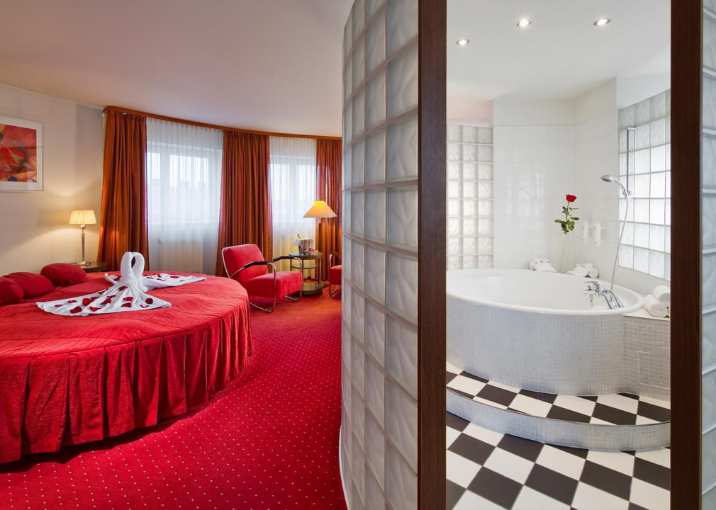 Das Imperial Hotel Ostrava ist zweifellos eines der berühmtesten Hotels der Stadt, das seinen Gästen bereits seit 1904 erstklassige Dienstleistungen bietet.